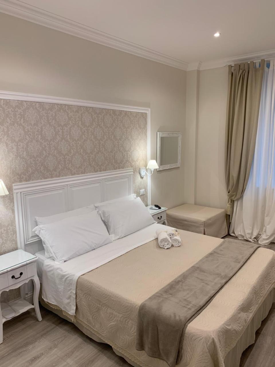 Charme & Chic Bed & Breakfast Roma Ngoại thất bức ảnh